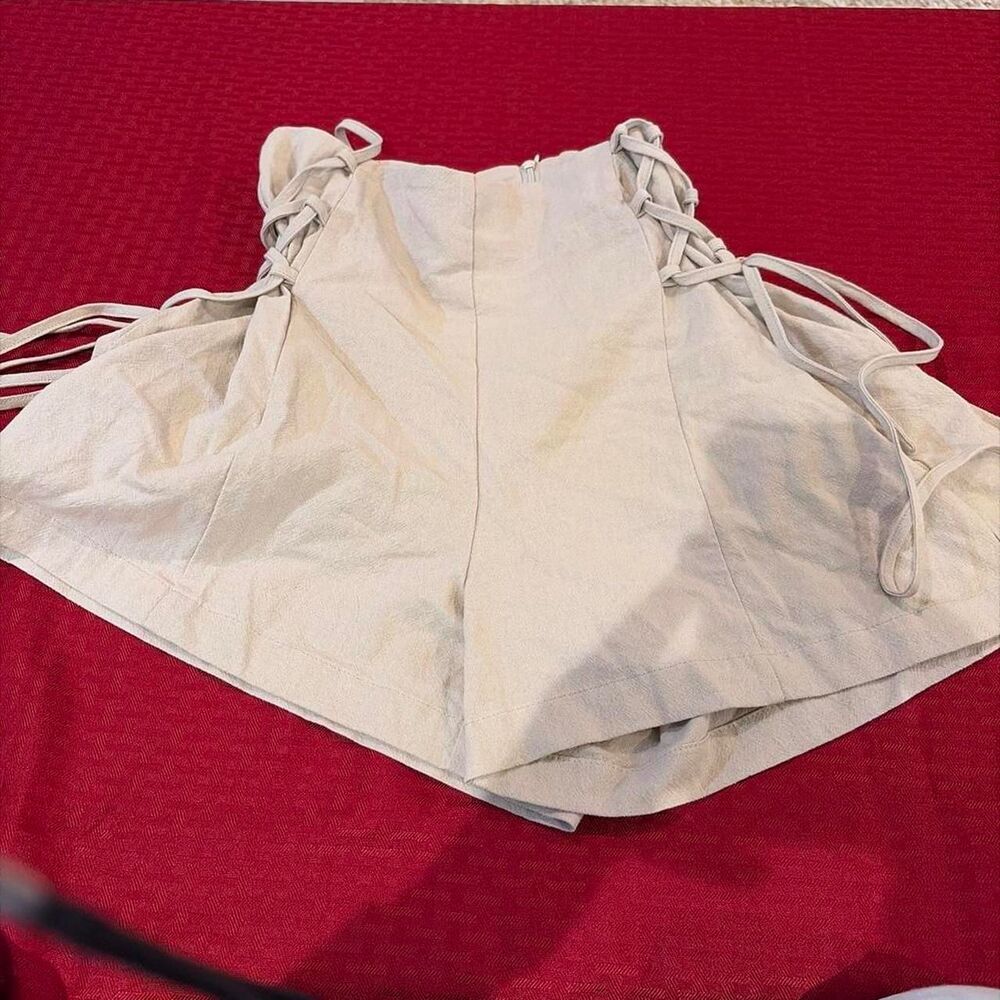 Shein Women's Tan and Cream Shorts